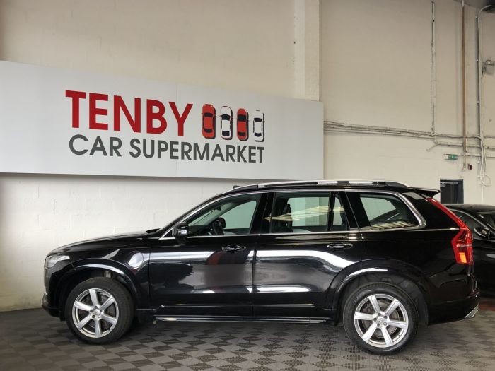 Volvo XC90 2.0 T8 TWIN ENGINE MOMENTUM 5d 316 BHP Estate Hybrid BLACK