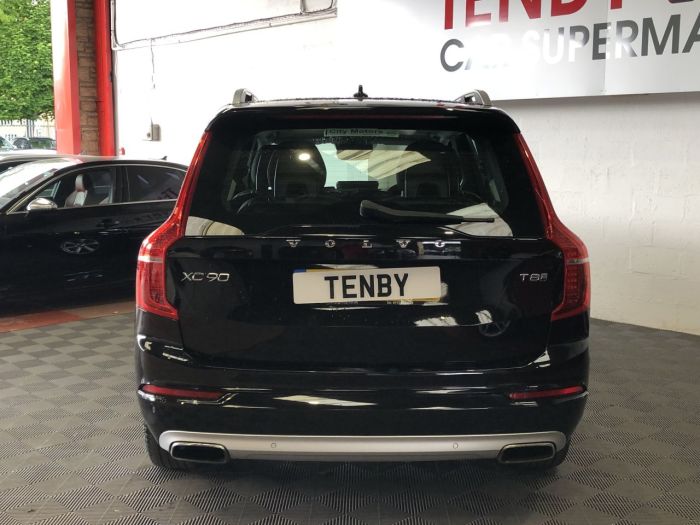 Volvo XC90 2.0 T8 TWIN ENGINE MOMENTUM 5d 316 BHP Estate Hybrid BLACK