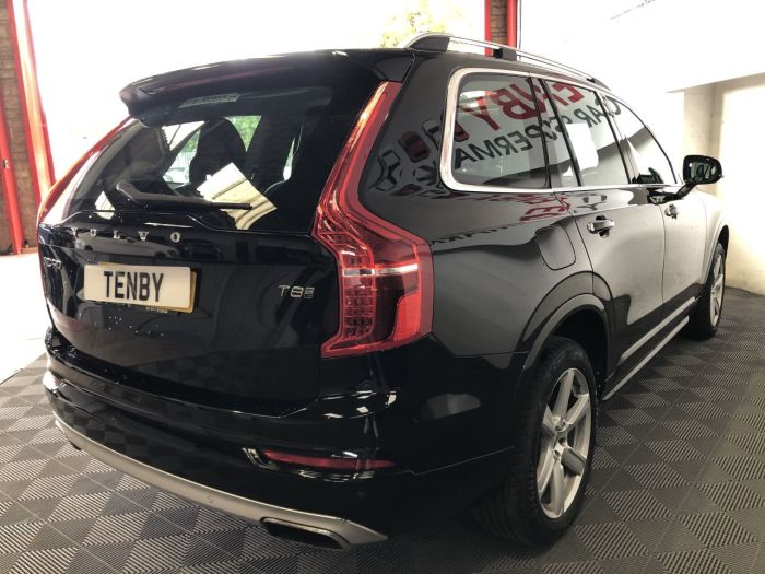 Volvo XC90 2.0 T8 TWIN ENGINE MOMENTUM 5d 316 BHP Estate Hybrid BLACK