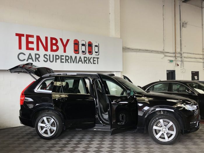 Volvo XC90 2.0 T8 TWIN ENGINE MOMENTUM 5d 316 BHP Estate Hybrid BLACK