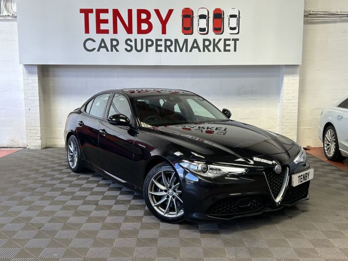 Alfa Romeo Giulia 2.0 TB VELOCE 4d 277 BHP Saloon Petrol BLACK