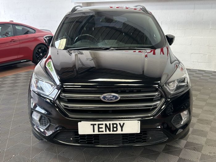 Ford Kuga 1.5 ST-LINE TDCI 5d 119 BHP Hatchback Diesel BLACK