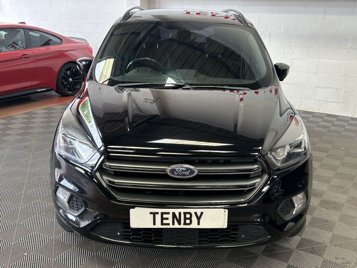 Ford Kuga 1.5 ST-LINE TDCI 5d 119 BHP Hatchback Diesel BLACK