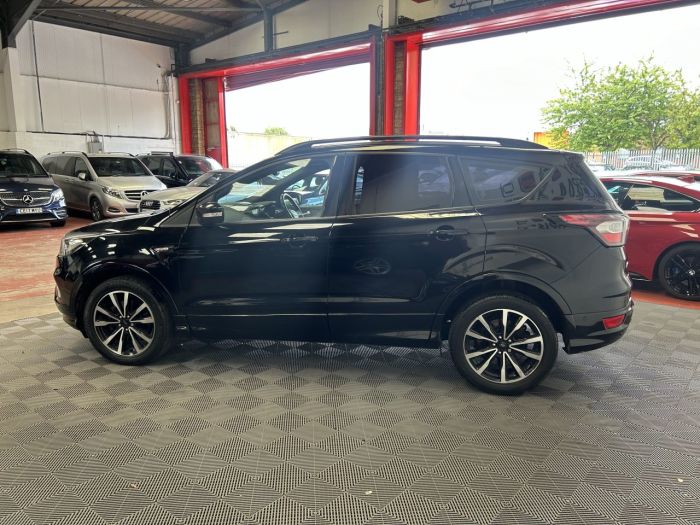 Ford Kuga 1.5 ST-LINE TDCI 5d 119 BHP Hatchback Diesel BLACK