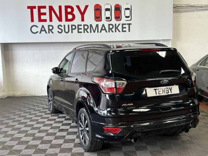 Ford Kuga 1.5 ST-LINE TDCI 5d 119 BHP Hatchback Diesel BLACK