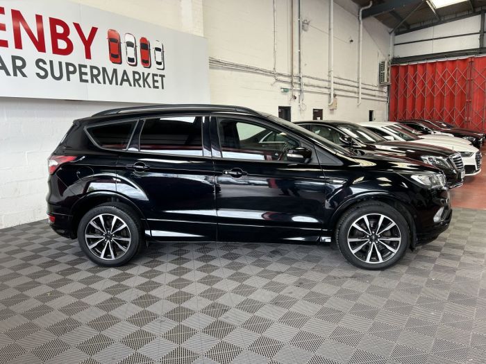 Ford Kuga 1.5 ST-LINE TDCI 5d 119 BHP Hatchback Diesel BLACK