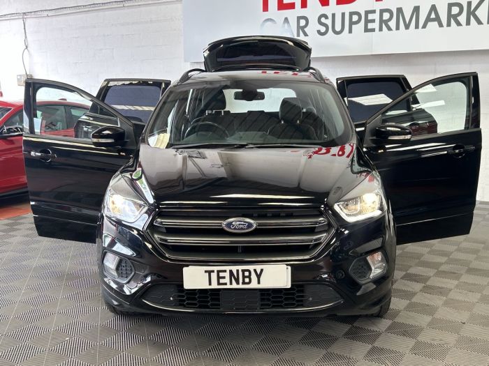 Ford Kuga 1.5 ST-LINE TDCI 5d 119 BHP Hatchback Diesel BLACK