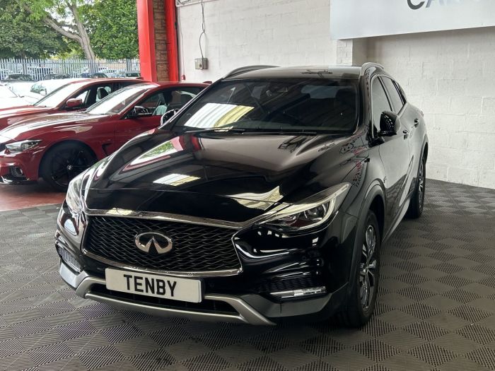 Infiniti Qx30 2.1 PREMIUM TECH D 5d 168 BHP MPV Diesel BLACK