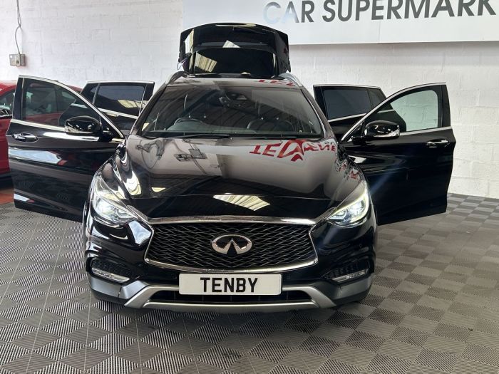 Infiniti Qx30 2.1 PREMIUM TECH D 5d 168 BHP MPV Diesel BLACK