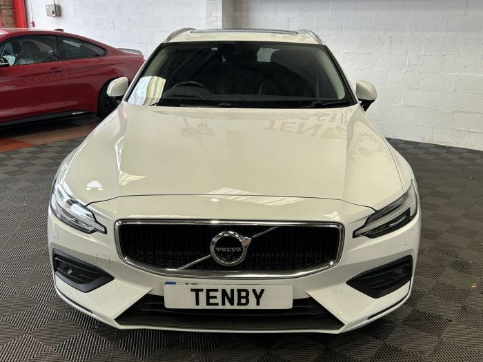 Volvo V60 2.0 D4 MOMENTUM PRO 5d 188 BHP Estate Diesel WHITE