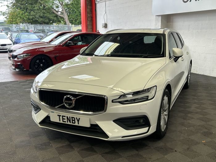 Volvo V60 2.0 D4 MOMENTUM PRO 5d 188 BHP Estate Diesel WHITE