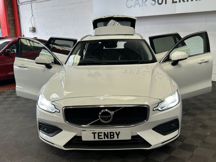 Volvo V60 2.0 D4 MOMENTUM PRO 5d 188 BHP Estate Diesel WHITE