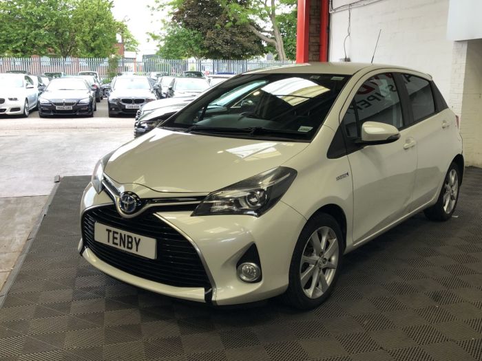 Toyota Yaris 1.5 VVT-I SPORT M-DRIVE S 5d 73 BHP Hatchback Hybrid WHITE