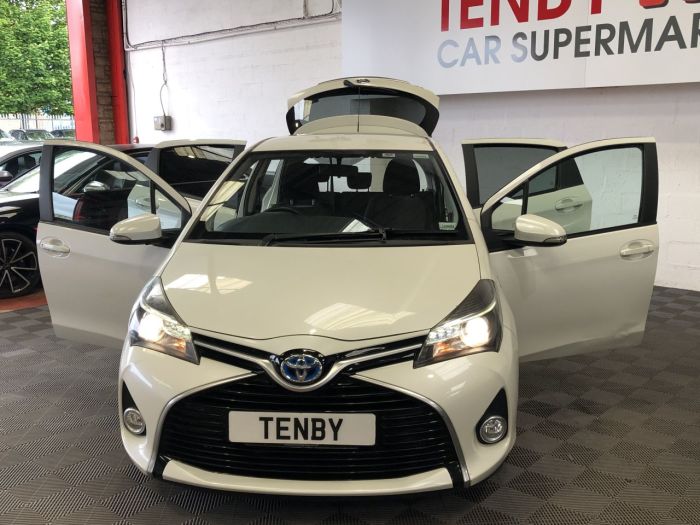 Toyota Yaris 1.5 VVT-I SPORT M-DRIVE S 5d 73 BHP Hatchback Hybrid WHITE