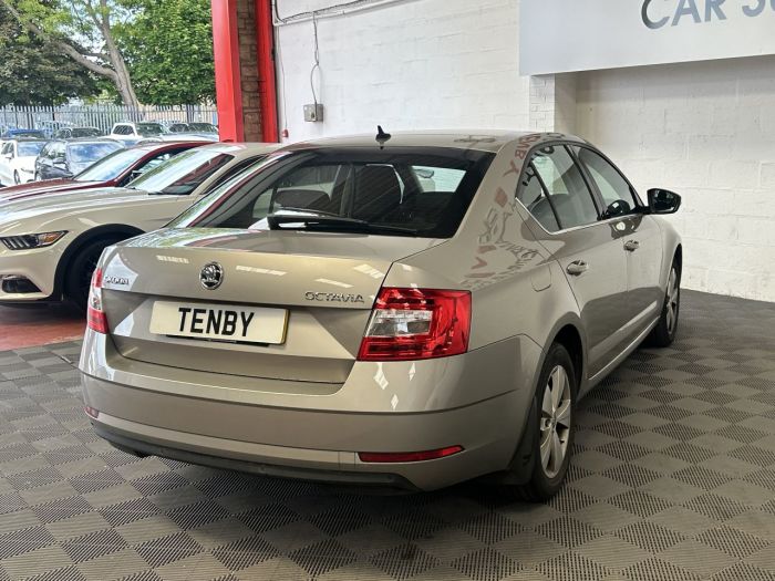 Skoda Octavia 1.0 SE TECHNOLOGY TSI DSG 5d 114 BHP Hatchback Petrol BEIGE