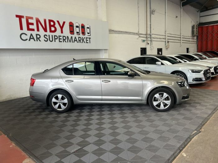 Skoda Octavia 1.0 SE TECHNOLOGY TSI DSG 5d 114 BHP Hatchback Petrol BEIGE