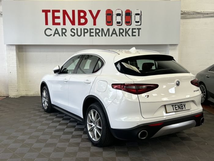 Alfa Romeo Stelvio 2.0 TB SPECIALE 5d 277 BHP Estate Petrol WHITE