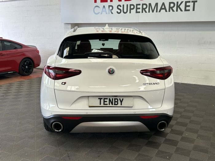 Alfa Romeo Stelvio 2.0 TB SPECIALE 5d 277 BHP Estate Petrol WHITE