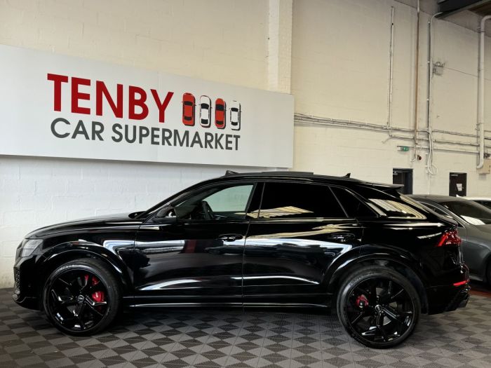 Audi RSQ8 4.0 RS TFSI QUATTRO VORSPRUNG MHEV 5d 592 BHP Estate Petrol BLACK