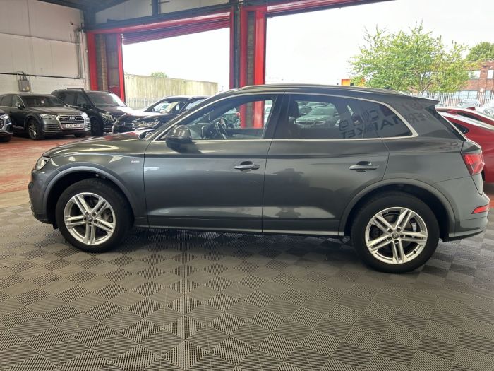 Audi Q5 2.0 TDI QUATTRO S LINE 5d 188 BHP Estate Diesel GREY