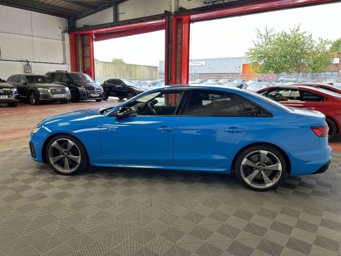 Audi A4 2.0 TFSI S LINE BLACK EDITION MHEV 4d 148 BHP Saloon Petrol BLUE