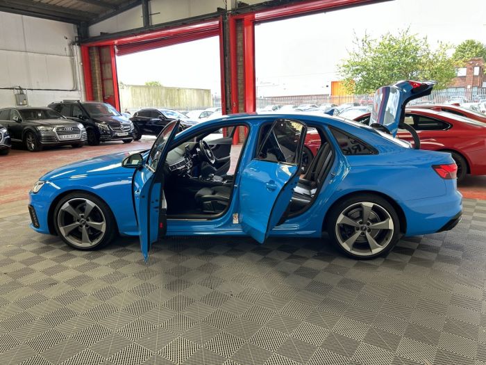 Audi A4 2.0 TFSI S LINE BLACK EDITION MHEV 4d 148 BHP Saloon Petrol BLUE