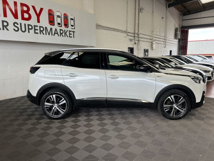 Peugeot 3008 1.2 PURETECH S/S GT LINE 5d 129 BHP Hatchback Petrol WHITE