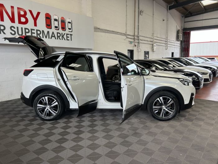 Peugeot 3008 1.2 PURETECH S/S GT LINE 5d 129 BHP Hatchback Petrol WHITE