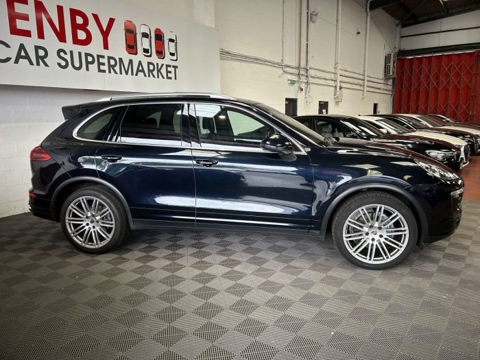 Porsche Cayenne 3.0 D V6 TIPTRONIC S 5d 262 BHP Estate Diesel BLUE