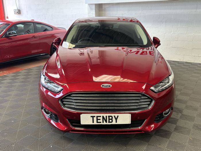 Ford Mondeo 2.0 TITANIUM 5d 238 BHP Hatchback Petrol RED