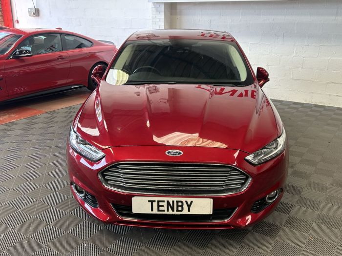 Ford Mondeo 2.0 TITANIUM 5d 238 BHP Hatchback Petrol RED