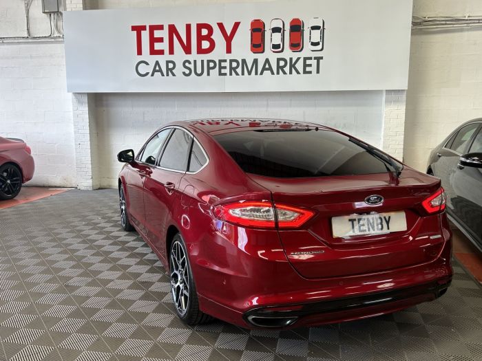 Ford Mondeo 2.0 TITANIUM 5d 238 BHP Hatchback Petrol RED