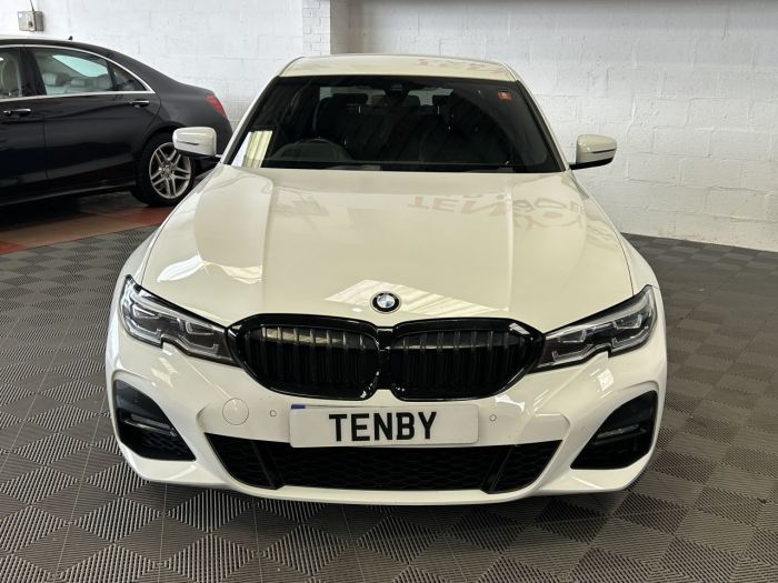 BMW 3 Series 2.0 330I M SPORT 4d 255 BHP Saloon Petrol WHITE