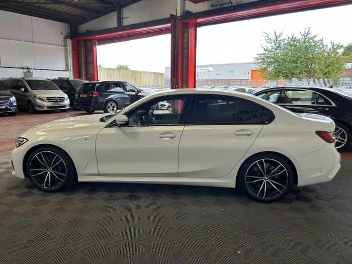 BMW 3 Series 2.0 330I M SPORT 4d 255 BHP Saloon Petrol WHITE