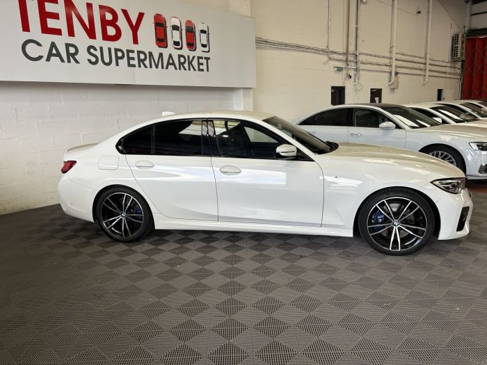 BMW 3 Series 2.0 330I M SPORT 4d 255 BHP Saloon Petrol WHITE