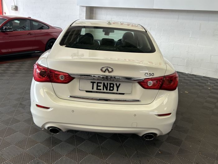 Infiniti Q50 2.1 PREMIUM D 4d 168 BHP Saloon Diesel WHITE