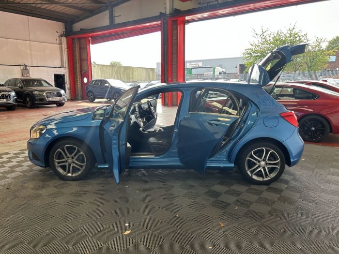 Mercedes-Benz A Class 1.6 A180 BLUEEFFICIENCY SPORT 5d 122 BHP Hatchback Petrol BLUE