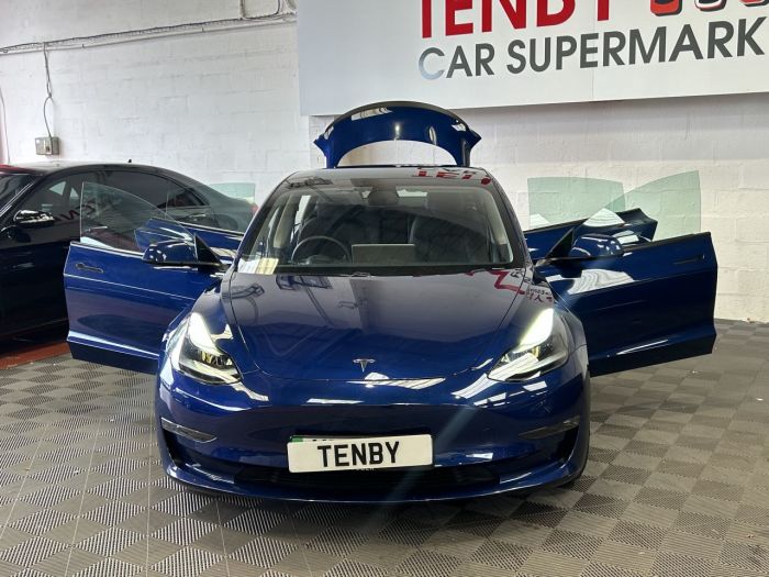 Tesla Model 3 0.0 PERFORMANCE AWD 4d 302 BHP Saloon Electric BLUE