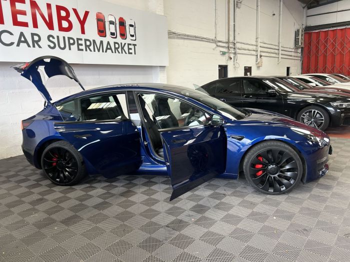 Tesla Model 3 0.0 PERFORMANCE AWD 4d 302 BHP Saloon Electric BLUE