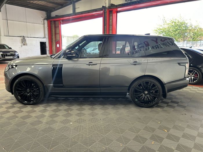 Land Rover Range Rover 4.4 SDV8 VOGUE SE 5d 340 BHP Estate Diesel GREY