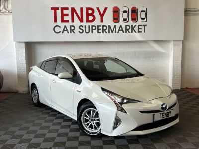 Toyota Prius 1.8 Hatchback Hybrid WHITEToyota Prius 1.8 Hatchback Hybrid WHITE at Motor Finance 4u Tunbridge Wells