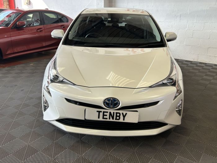 Toyota Prius 1.8 Hatchback Hybrid WHITE