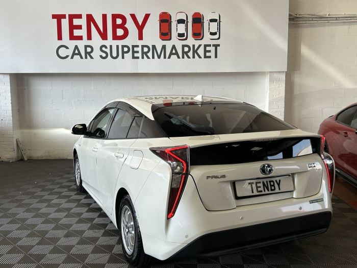 Toyota Prius 1.8 Hatchback Hybrid WHITE