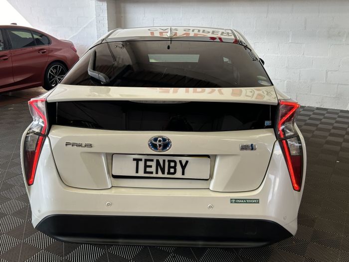 Toyota Prius 1.8 Hatchback Hybrid WHITE