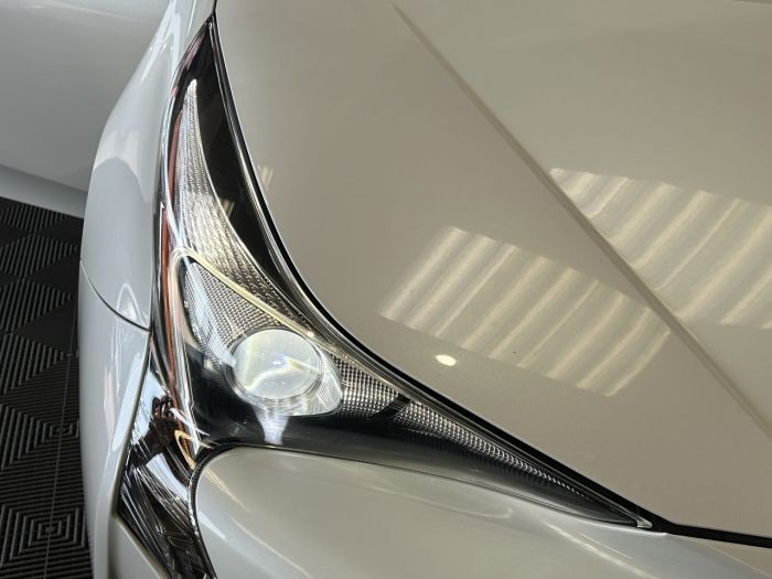 Toyota Prius 1.8 Hatchback Hybrid WHITE