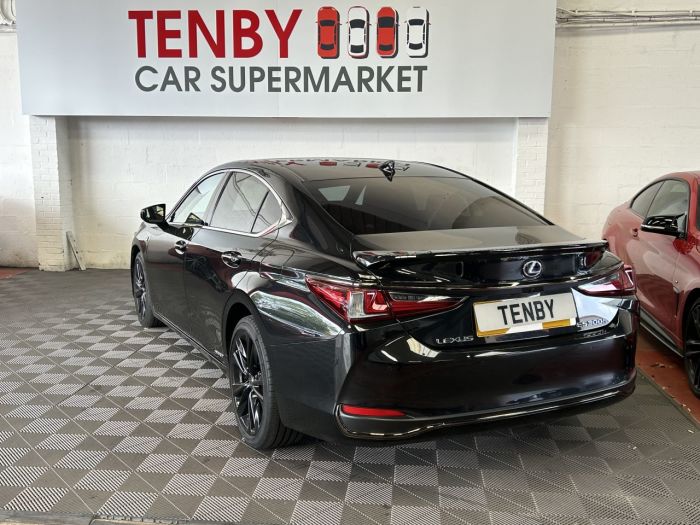 Lexus ES 2.5 300H F SPORT 4d 215 BHP Saloon Hybrid BLACK