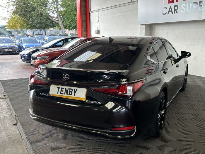 Lexus ES 2.5 300H F SPORT 4d 215 BHP Saloon Hybrid BLACK