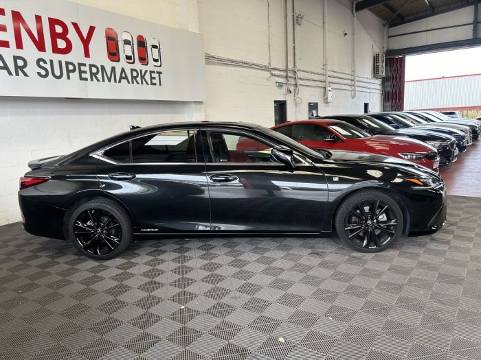 Lexus ES 2.5 300H F SPORT 4d 215 BHP Saloon Hybrid BLACK