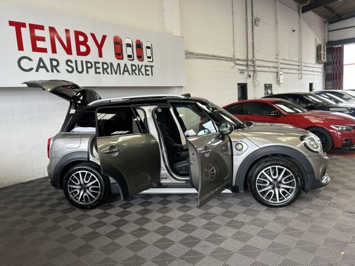 Mini Countryman 1.5 COOPER S E ALL4 5d 222 BHP Hatchback Hybrid SILVER