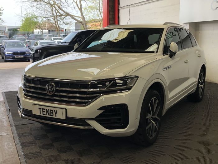 Volkswagen Touareg 3.0 V6 R-LINE TDI 5d 282 BHP Estate Diesel WHITE